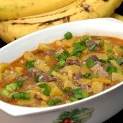 Carne Ensopada com Banana Verde