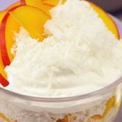 Merengue com manga e coco