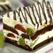 Pavê de bolo Pulmann e frutas frescas