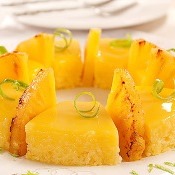 Quindim com abacaxi grelhado