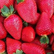 Conheça 6 motivos para comer 2 morangos todos os dias