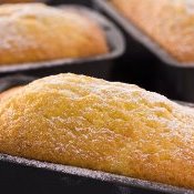 Bolo inglês com maracujá