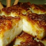 Pudim de pão recheado com maçã