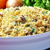 Farofa natalina de champignon com castanha, ervilha e nozes