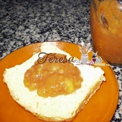 Doce de banana nanica com calda de laranja